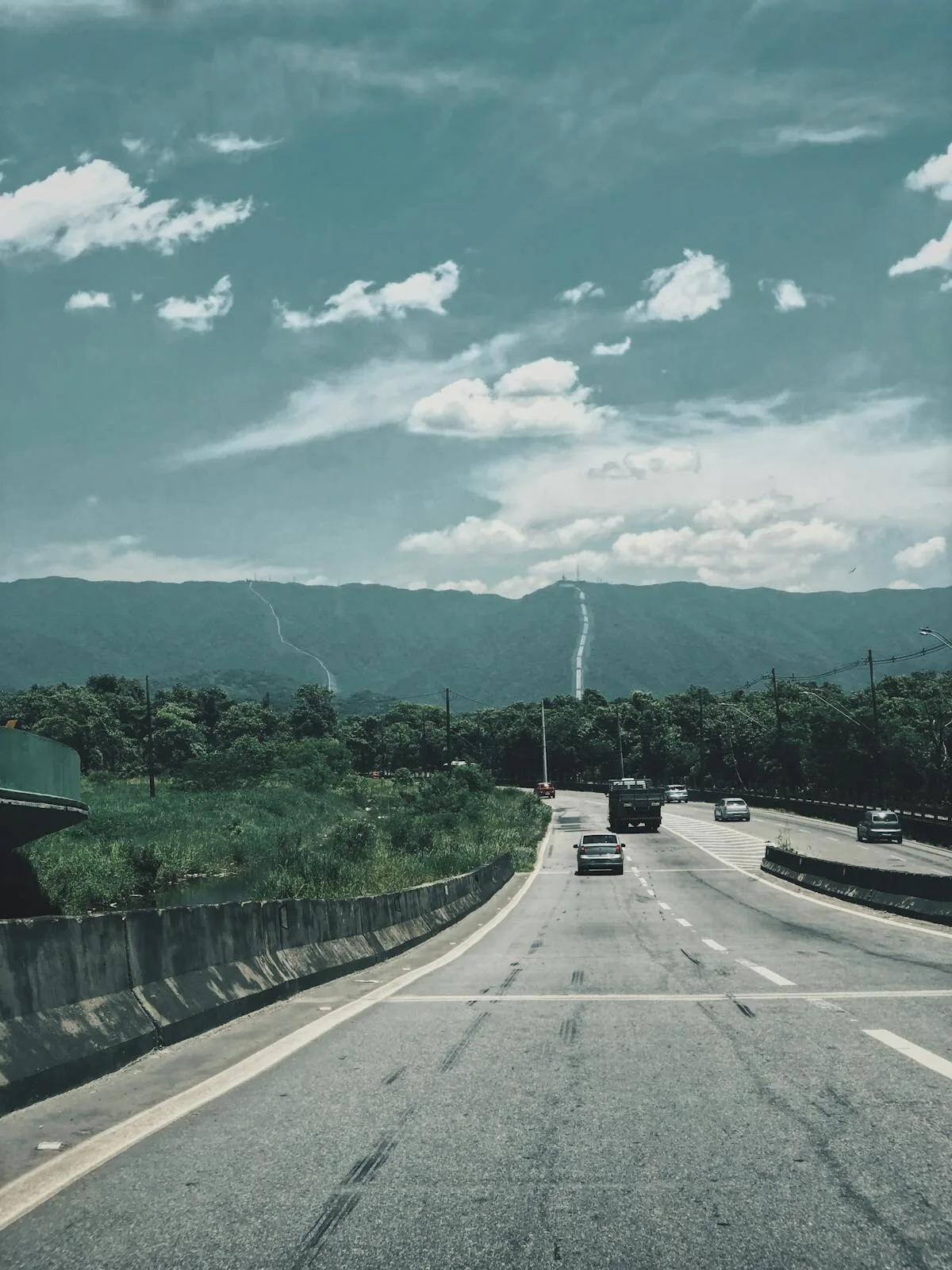Guia de Viagem de Carro no Brasil — Combustível, Pedágios, Rotas