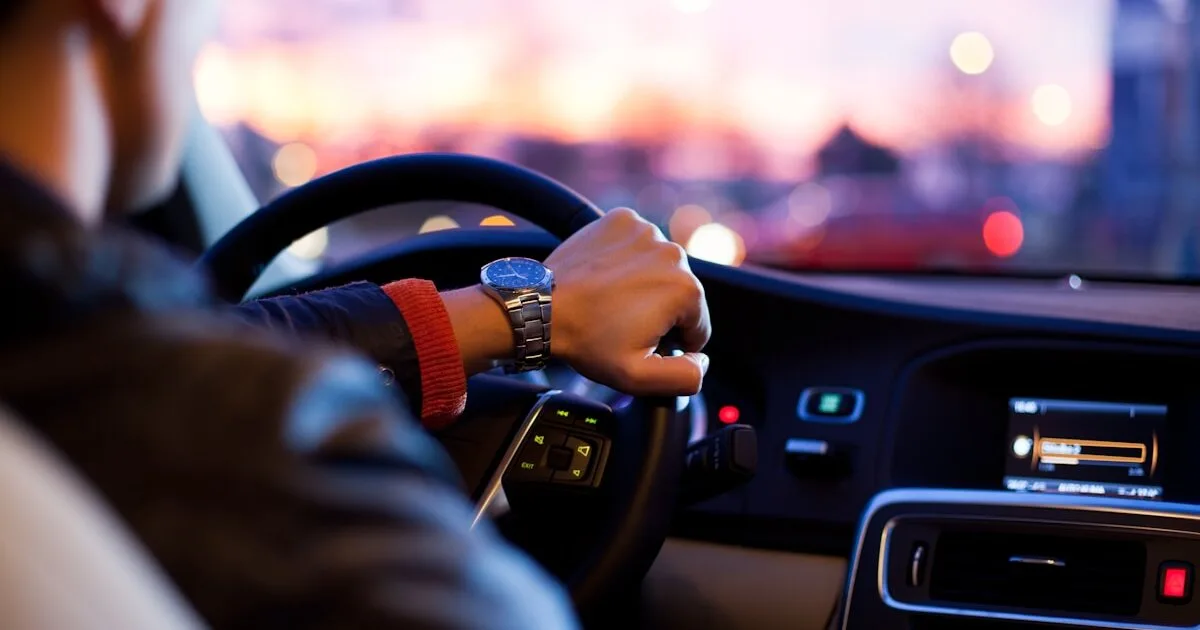 Quanto Custa Ter um Carro por Mês? A Conta Completa (Vai Doer)