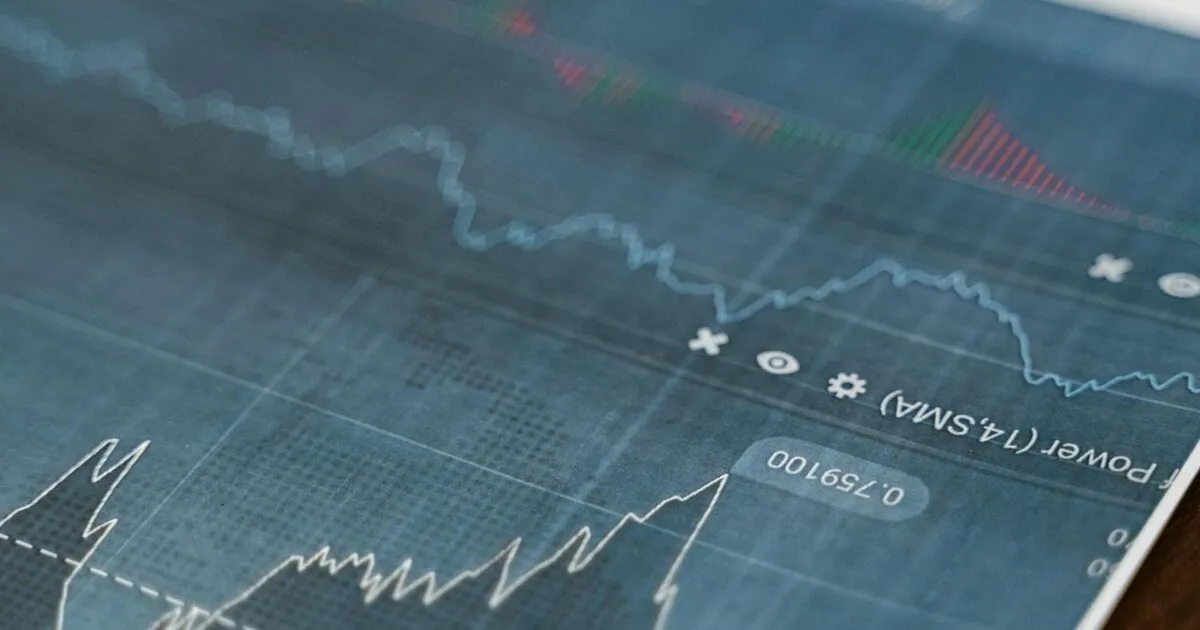 Rendimento do FGTS vs Investimentos: Vale a Pena Deixar o Dinheiro Lá?